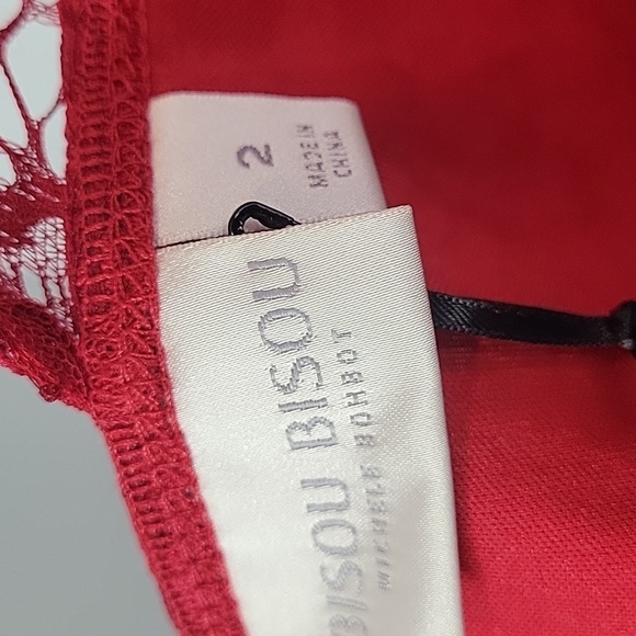 Bisou Bisou open back red lace dress - Picture 6 of 10